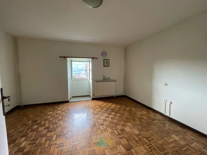 Moradia T5 para Venda em Miranda Foto 73