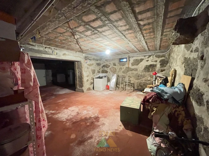 Moradia T5 para Venda em Miranda Foto 84