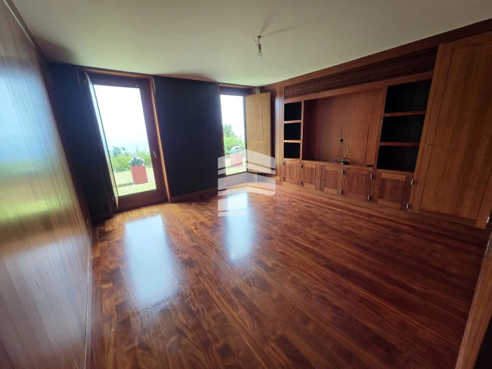 Moradia T8 para Venda em São Roque Foto 4