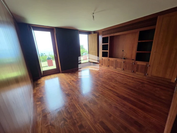 Moradia T8 para Venda em São Roque Foto 4