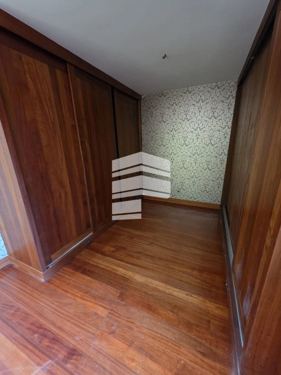 Moradia T8 para Venda em São Roque Foto 11