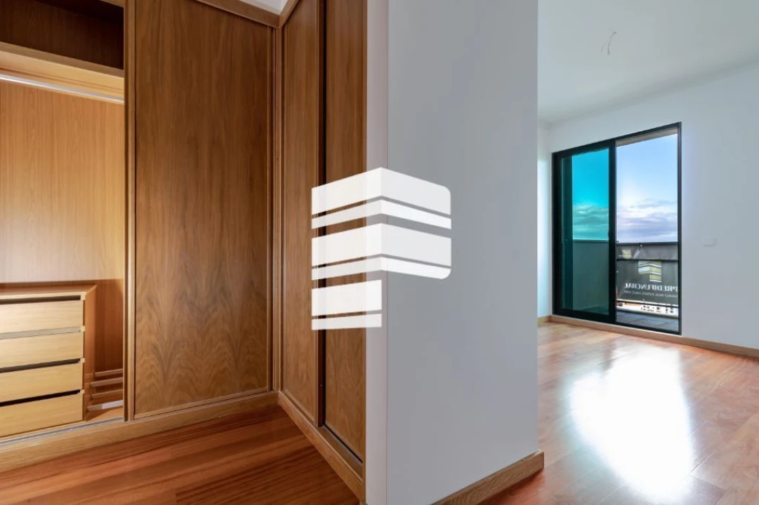 Apartamento T4 para Venda em São Martinho Foto 8