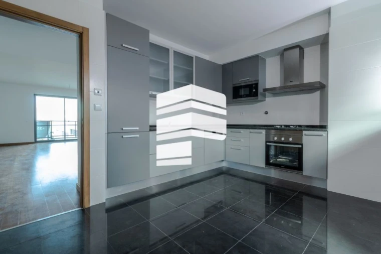 Apartamento T4 para Venda em São Martinho Foto 3