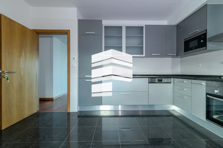 Apartamento T4 para Venda em São Martinho Foto 4