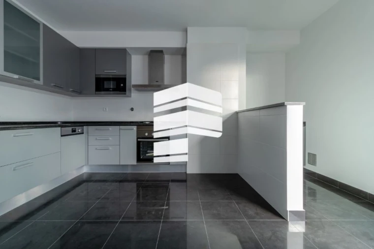 Apartamento T4 para Venda em São Martinho Foto 5