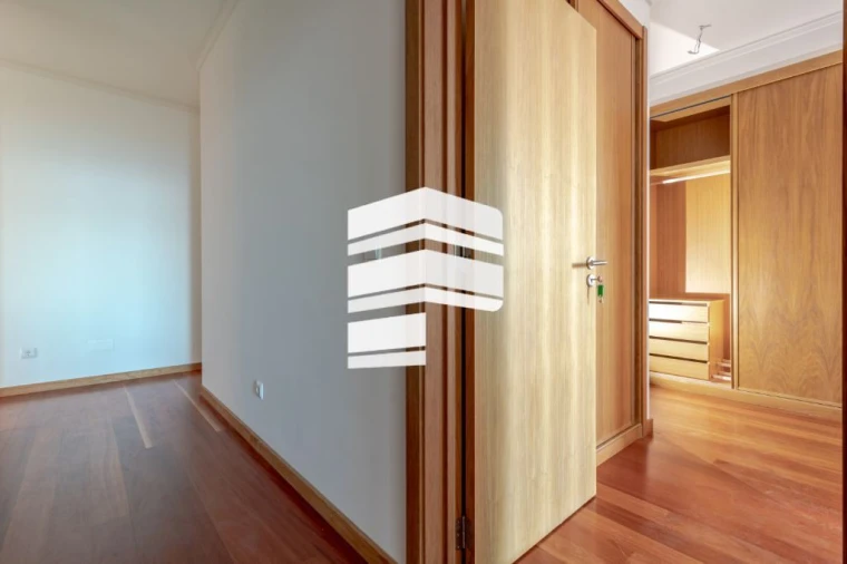 Apartamento T4 para Venda em São Martinho Foto 7