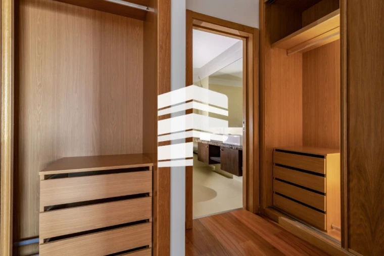 Apartamento T4 para Venda em São Martinho Foto 9