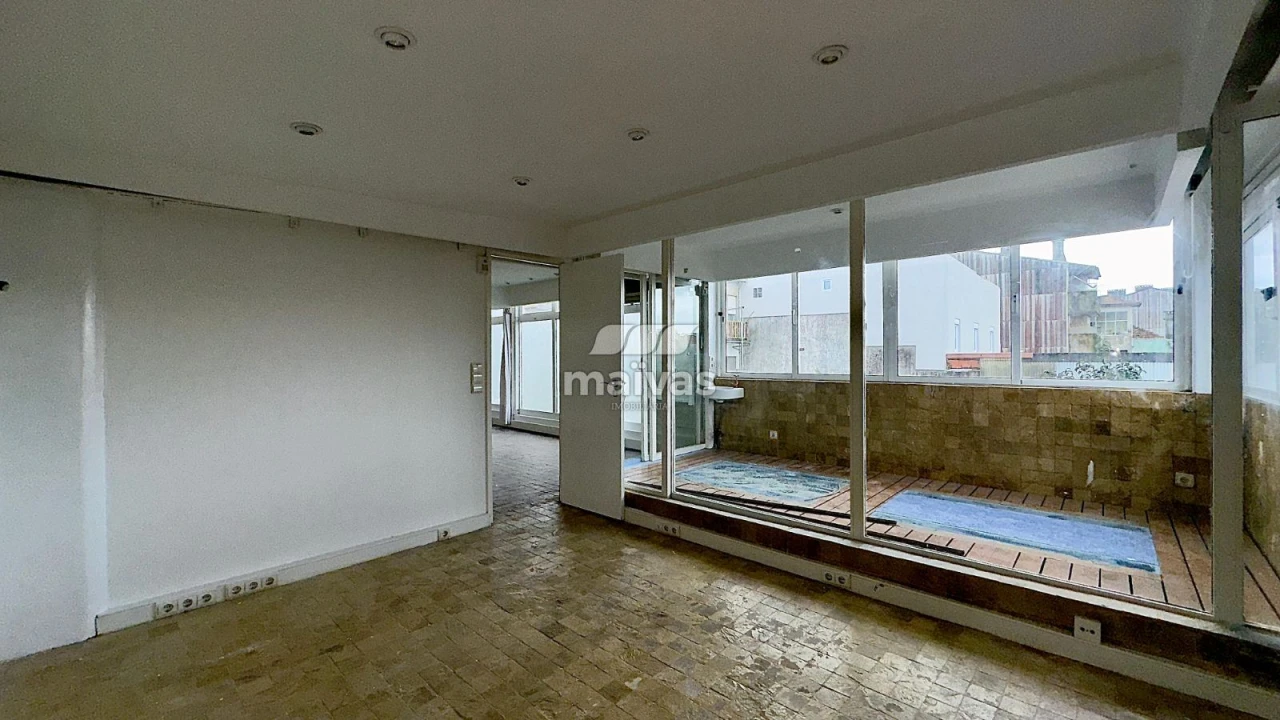 Apartamento T1 para Arrendamento em Ramalde Foto 15