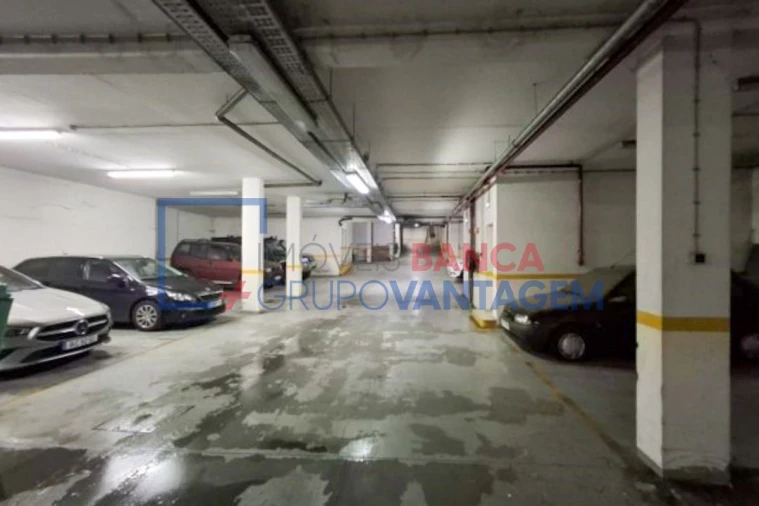 Negócio para Venda em Venda do Pinheiro e Santo Estêvão das Galés Foto 6