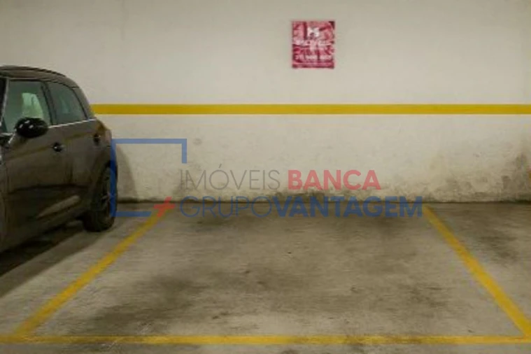 Negócio para Venda em Venda do Pinheiro e Santo Estêvão das Galés Foto 7