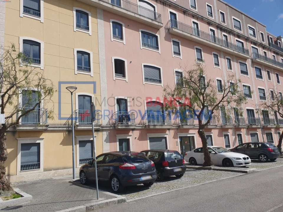 Apartamento T3 para Venda em Oliveira do Douro Foto 1