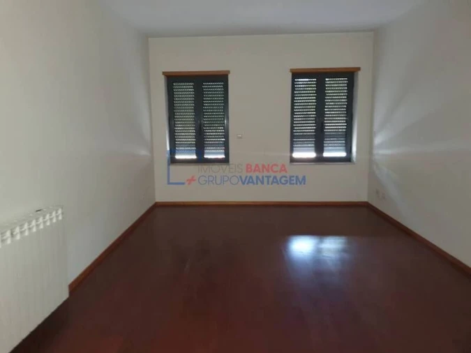 Apartamento T3 para Venda em Oliveira do Douro Foto 3