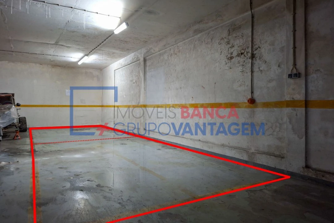 Negócio para Venda em Venda do Pinheiro e Santo Estêvão das Galés Foto 11