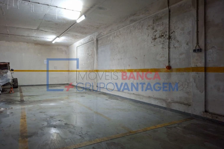 Negócio para Venda em Venda do Pinheiro e Santo Estêvão das Galés Foto 10