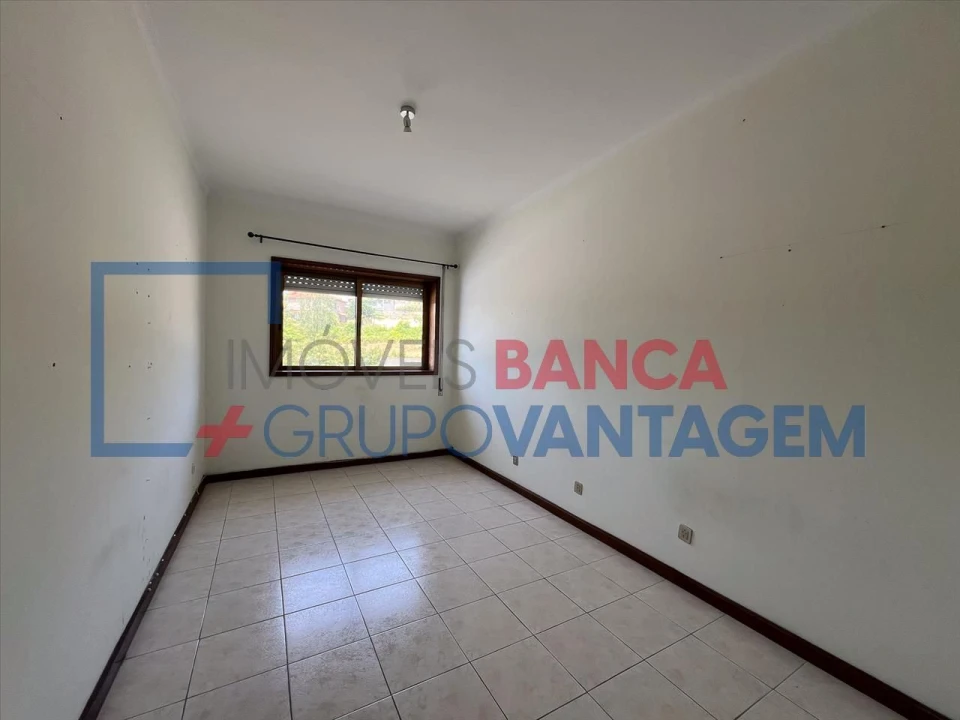 Apartamento T3 para Venda em Serzedo e Perosinho Foto 5