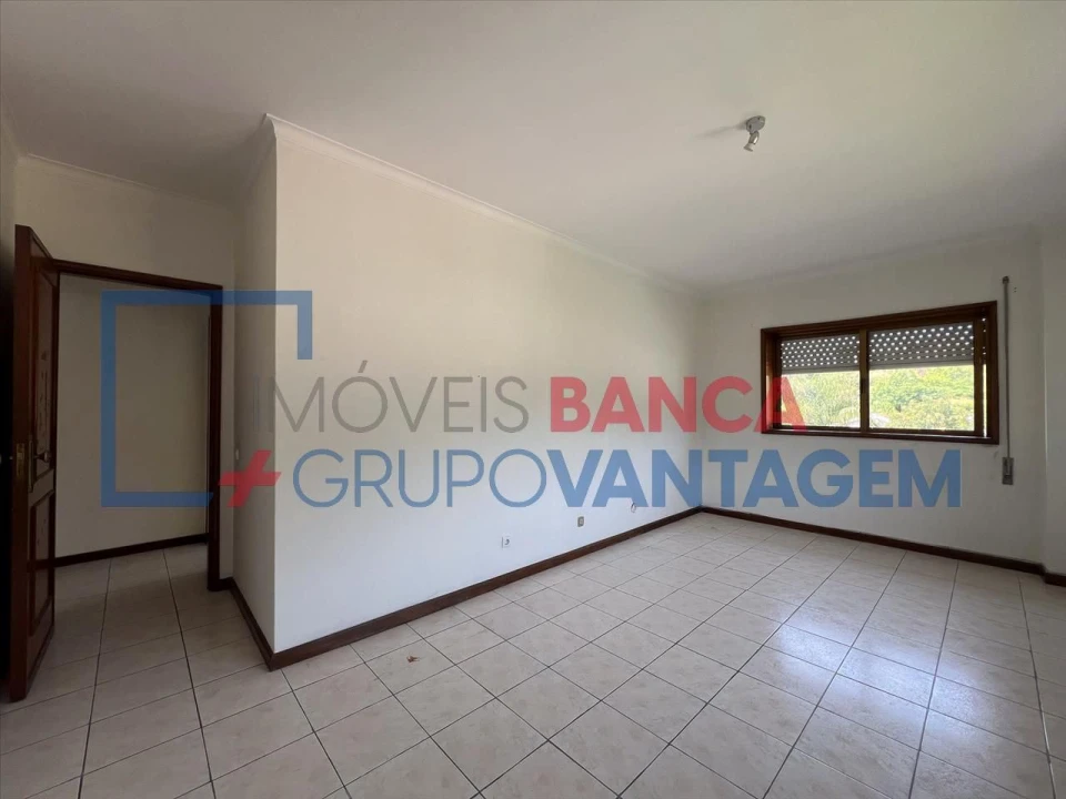 Apartamento T3 para Venda em Serzedo e Perosinho Foto 11