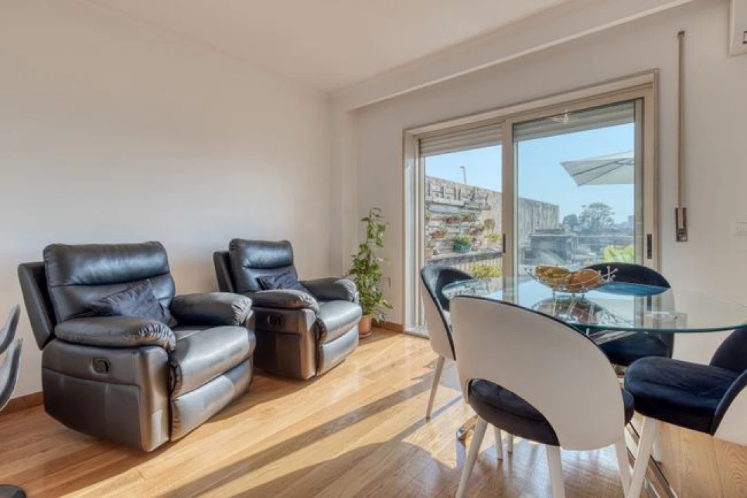 Apartamento T1 para Venda em Mafamude e Vilar do Paraíso Foto 9