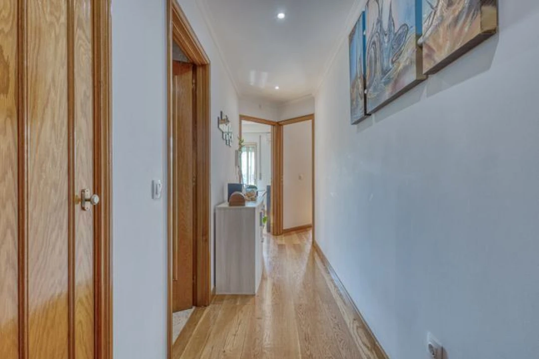 Apartamento T1 para Venda em Mafamude e Vilar do Paraíso Foto 17