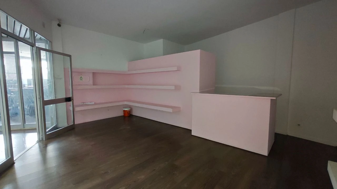 Loja para Arrendamento em Mafamude e Vilar do Paraíso Foto 5