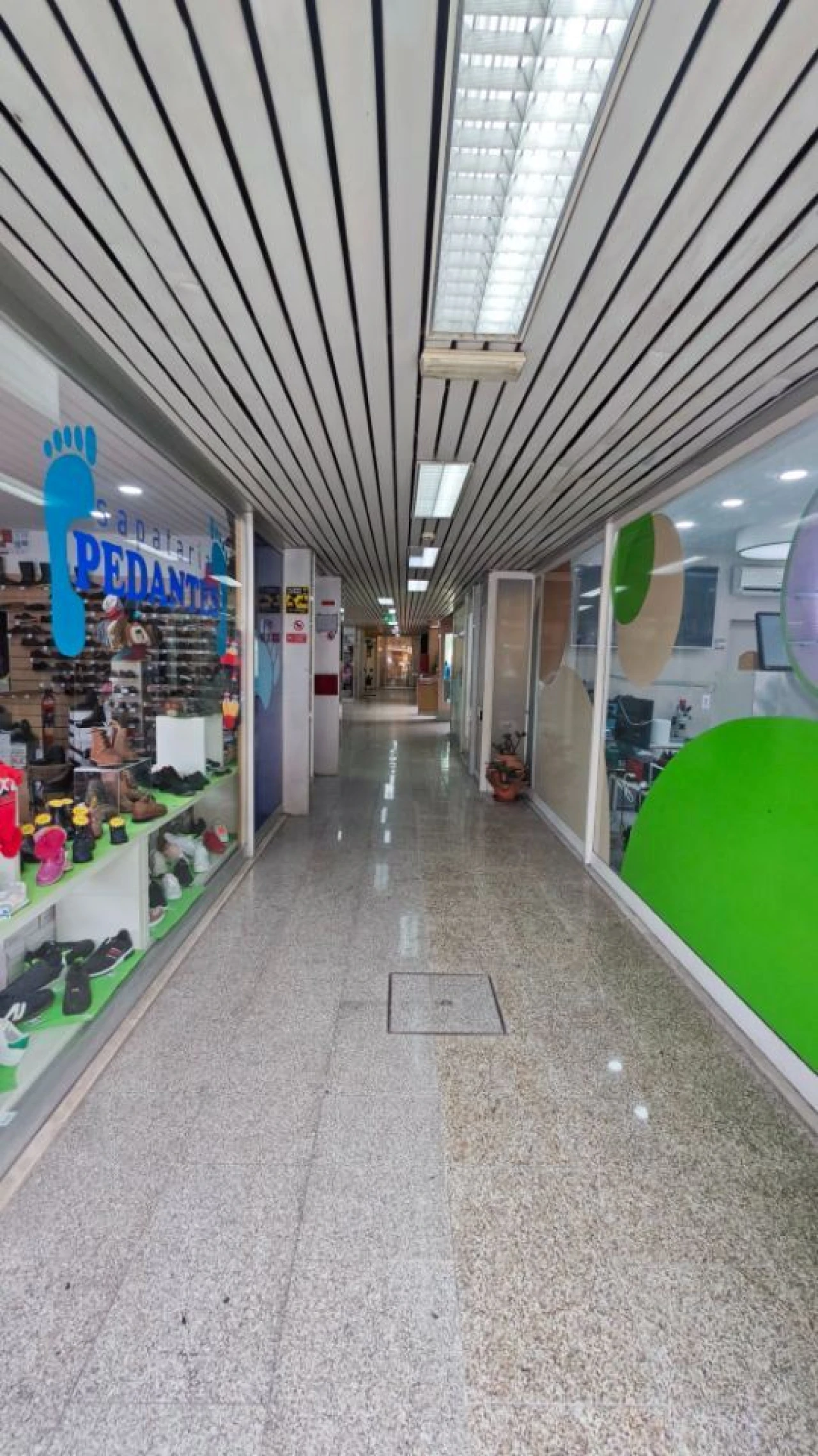 Loja para Arrendamento em Mafamude e Vilar do Paraíso Foto 9