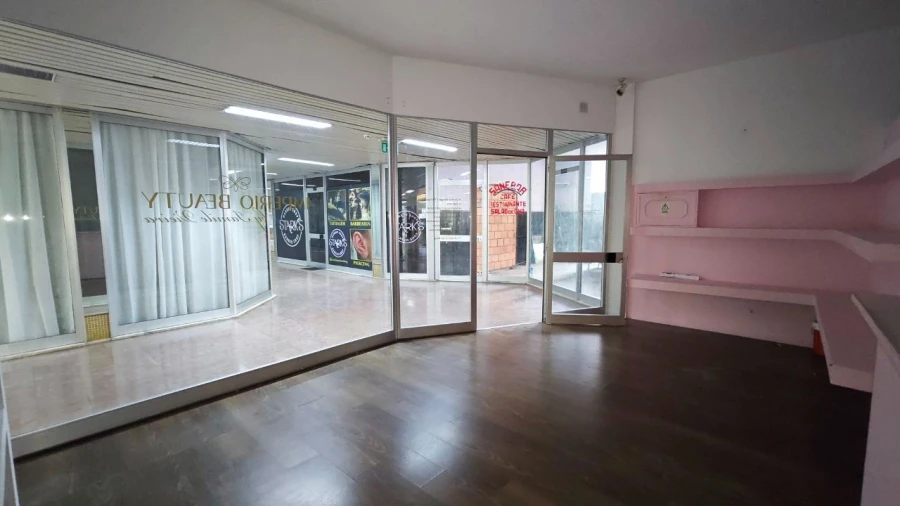 Loja para Arrendamento em Mafamude e Vilar do Paraíso Foto 2