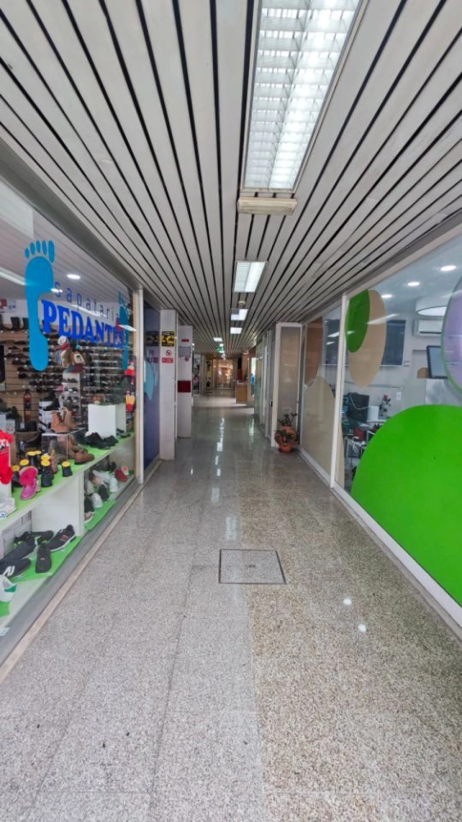 Loja para Arrendamento em Mafamude e Vilar do Paraíso Foto 9