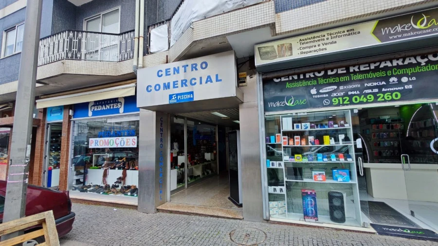 Loja para Arrendamento em Mafamude e Vilar do Paraíso Foto 11