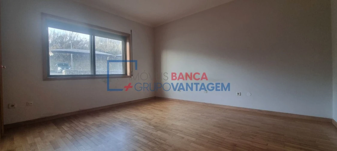 Apartamento T2 para Venda em Rio Tinto Foto 9
