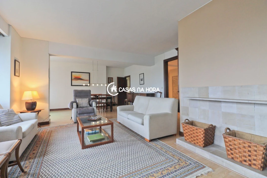 Apartamento T4 para Arrendamento em Ramalde Foto 6