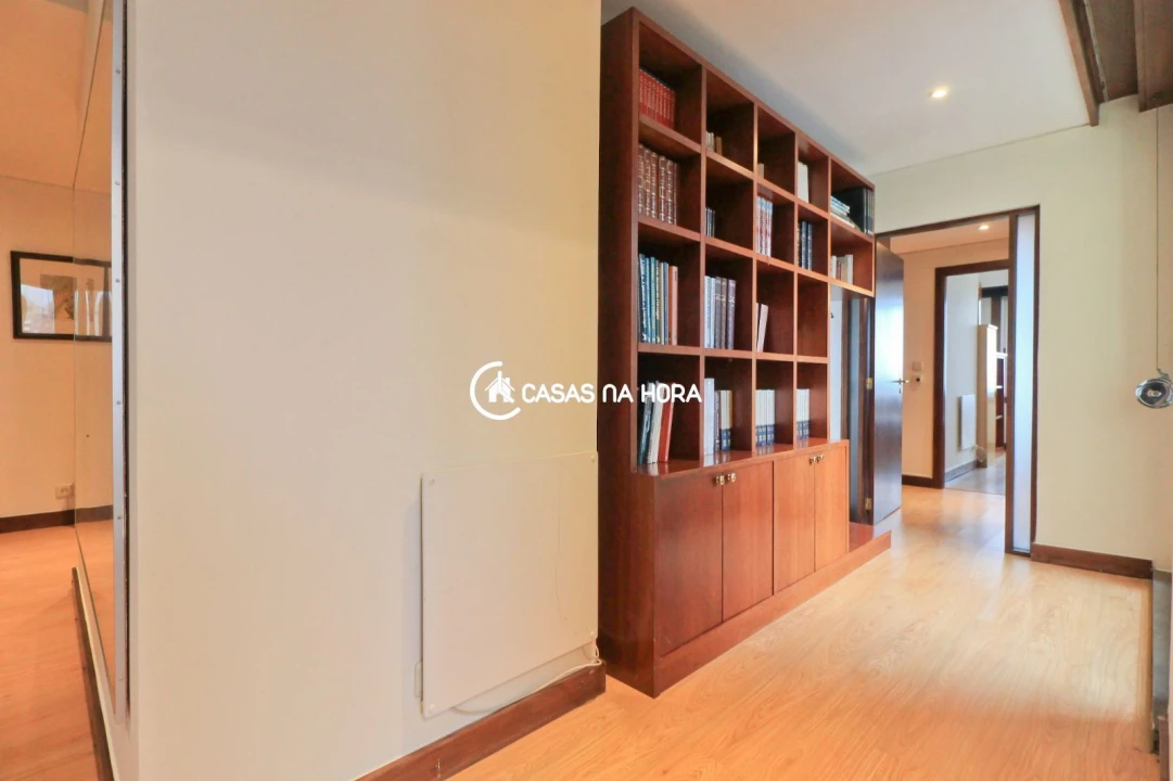 Apartamento T4 para Arrendamento em Ramalde Foto 10