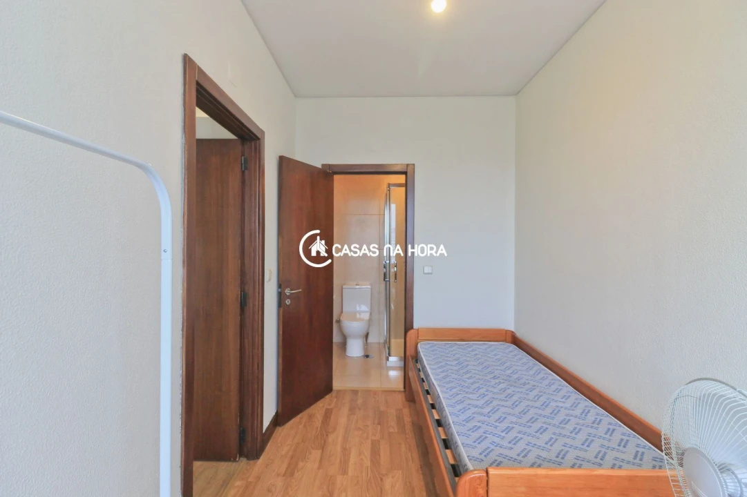 Apartamento T4 para Arrendamento em Ramalde Foto 19