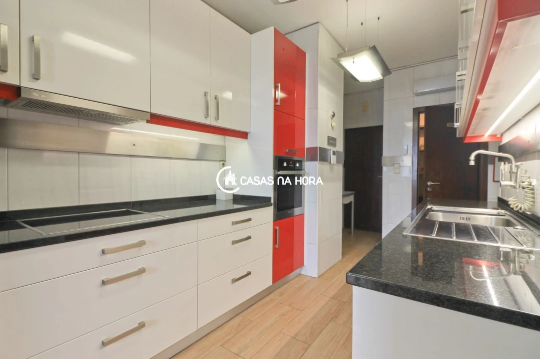 Apartamento T4 para Arrendamento em Ramalde Foto 20