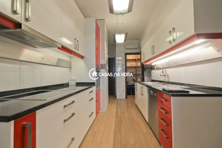 Apartamento T4 para Arrendamento em Ramalde Foto 5