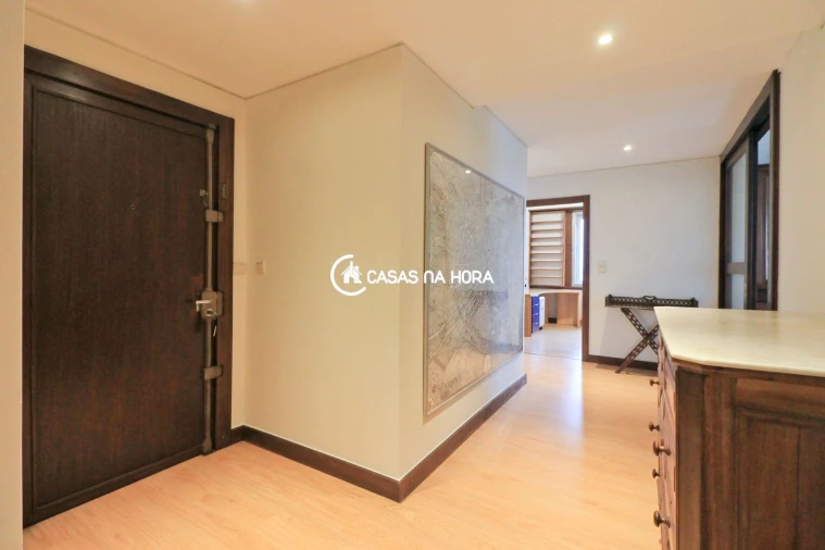 Apartamento T4 para Arrendamento em Ramalde Foto 7