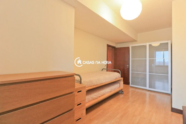 Apartamento T4 para Arrendamento em Ramalde Foto 21