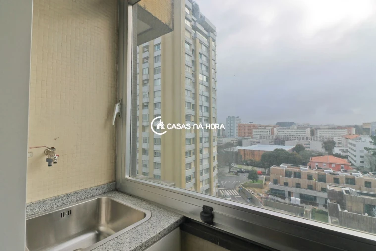 Apartamento T4 para Arrendamento em Ramalde Foto 28