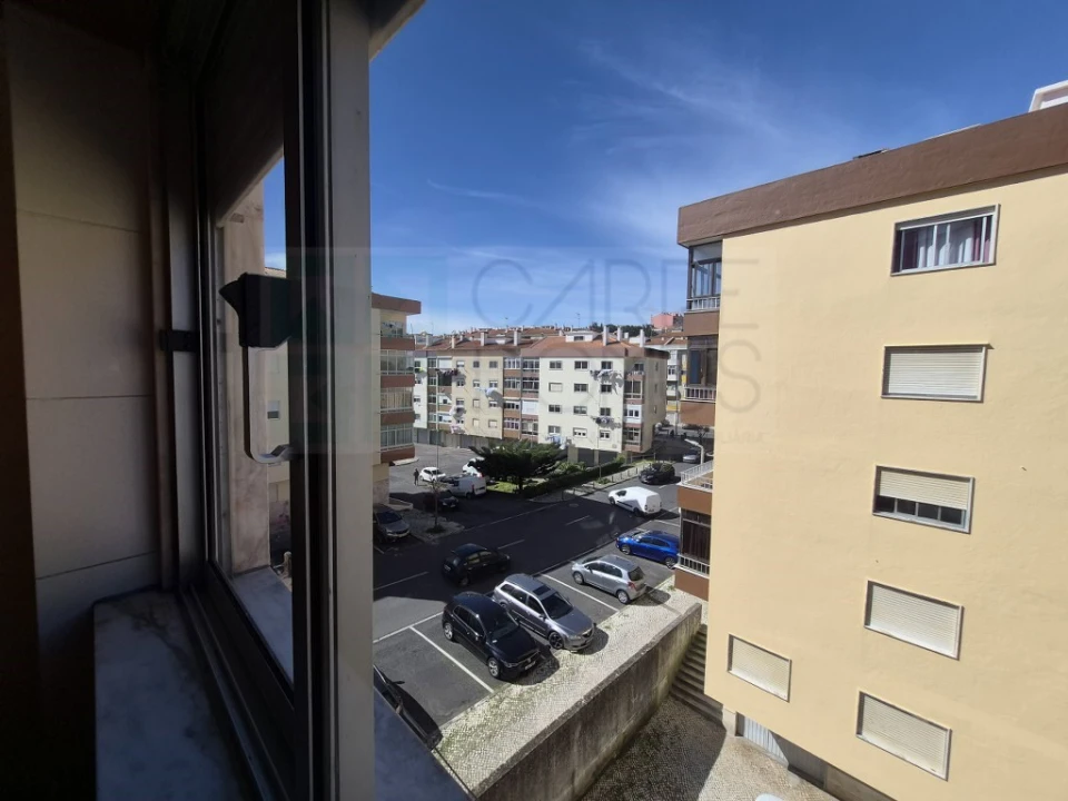 Apartamento T2 para Venda em Rio de Mouro Foto 5