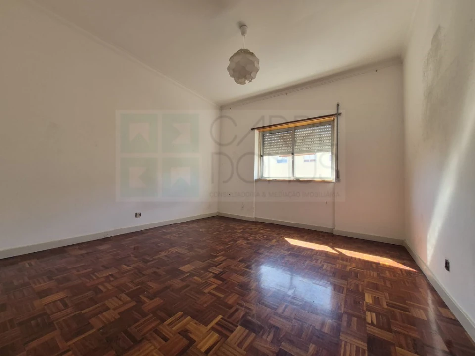 Apartamento T2 para Venda em Rio de Mouro Foto 7