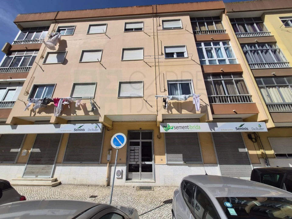 Apartamento T2 para Venda em Rio de Mouro Foto 16