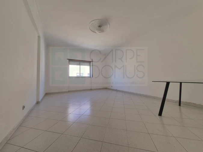 Apartamento T2 para Venda em Rio de Mouro Foto 2