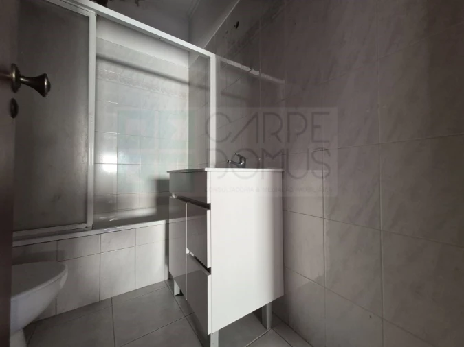 Apartamento T2 para Venda em Rio de Mouro Foto 8