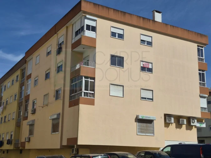 Apartamento T2 para Venda em Rio de Mouro Foto 17