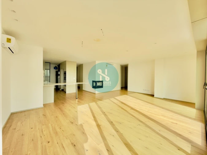 Apartamento T4 para Venda em Gualtar Foto 6