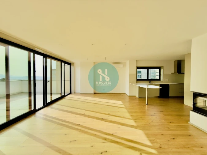 Apartamento T4 para Venda em Gualtar Foto 2