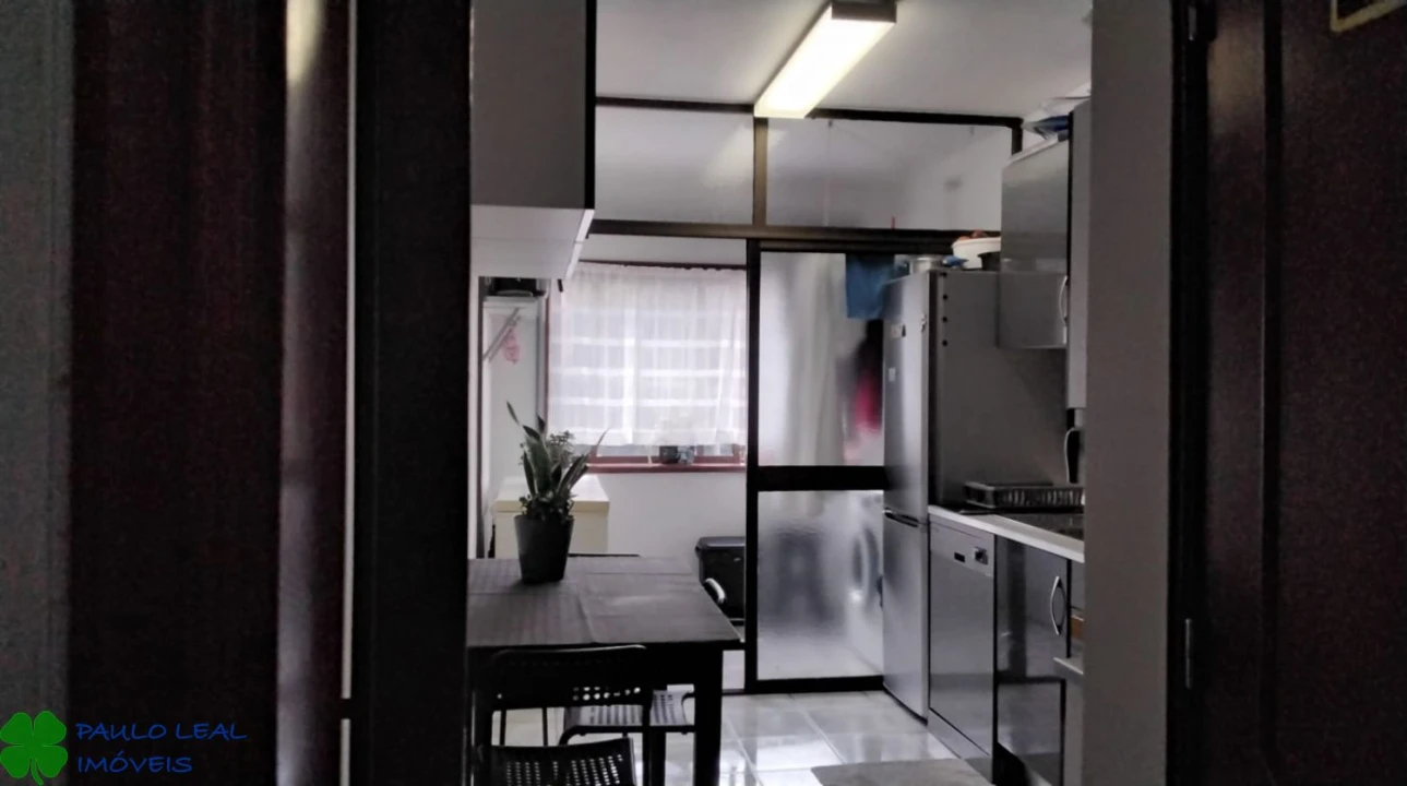 Apartamento T2 para Venda em Campanhã Foto 4