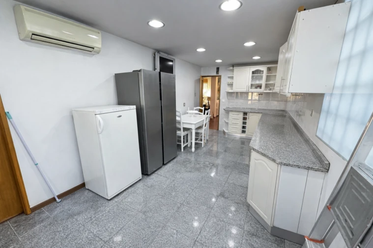 Moradia T4 para Venda em Castêlo da Maia Foto 2