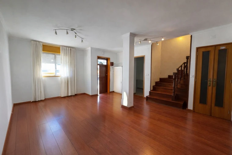 Moradia T4 para Venda em Castêlo da Maia Foto 3