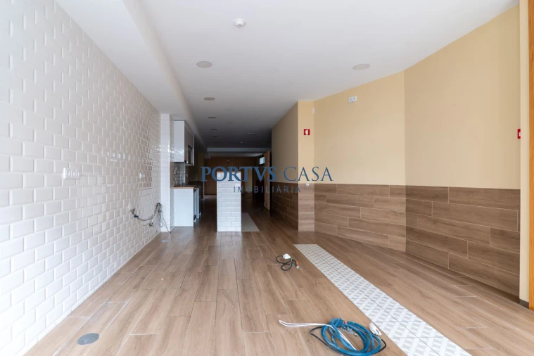 Loja para Arrendamento em Cedofeita, Santo Ildefonso, Sé, Miragaia, São Nicolau e Vitória Foto 16