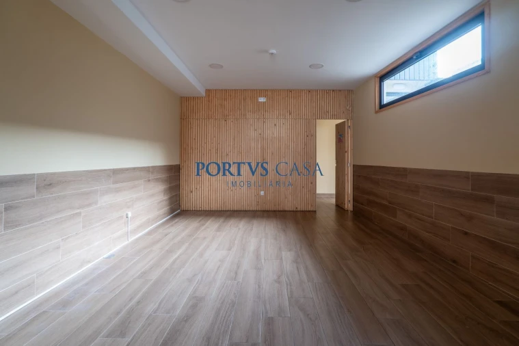 Loja para Arrendamento em Cedofeita, Santo Ildefonso, Sé, Miragaia, São Nicolau e Vitória Foto 6