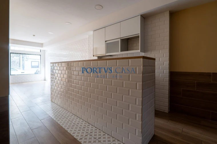 Loja para Arrendamento em Cedofeita, Santo Ildefonso, Sé, Miragaia, São Nicolau e Vitória Foto 3